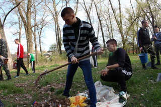 Мер Чернігова подякував за участь у прибиранні міста