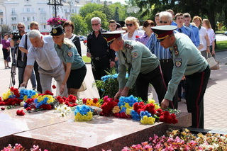 День скорботи і вшанування пам’яті жертв війни